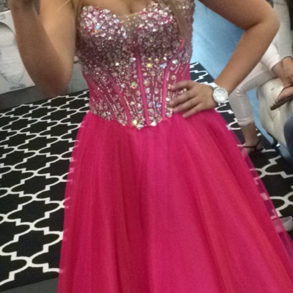 PROM DRESS - Picture 3 of 3